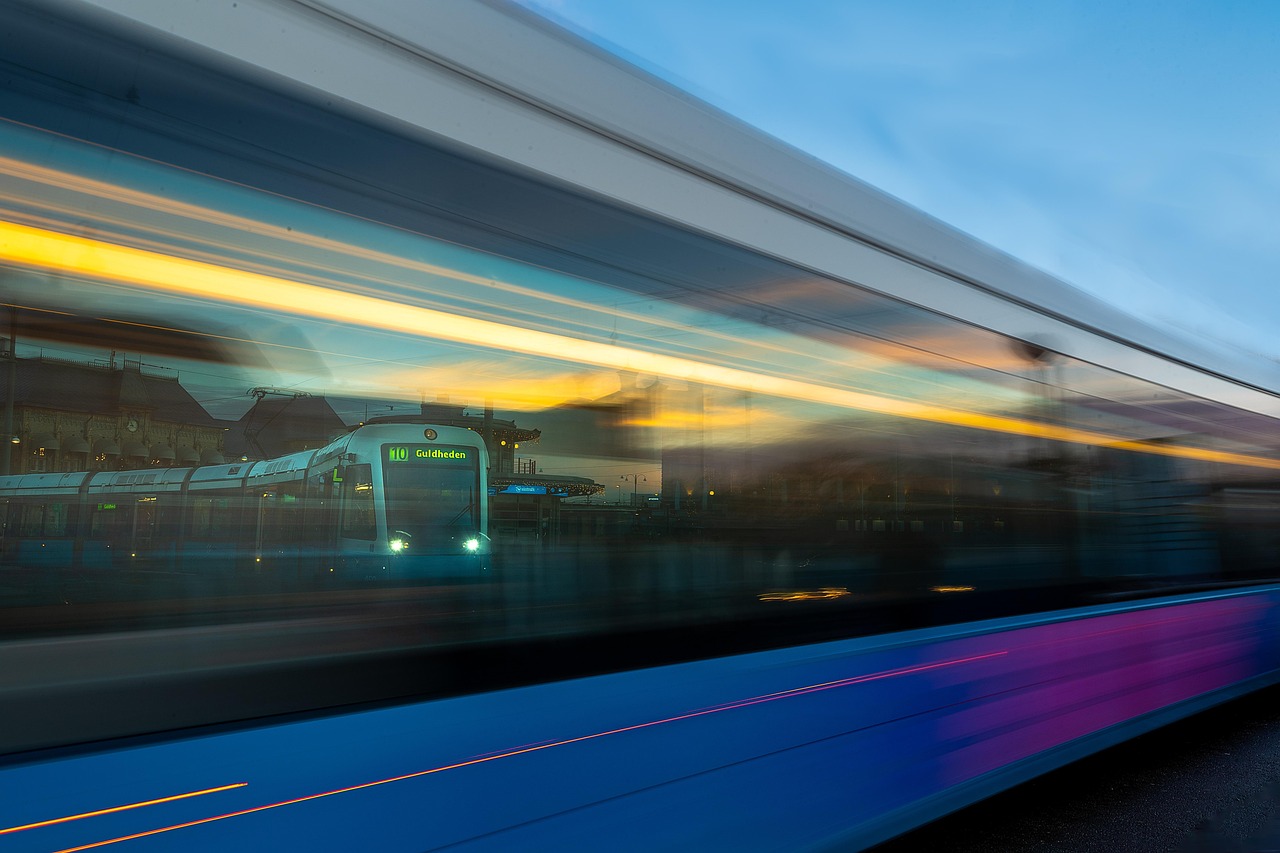 kollektivverhandlungen: verhandlungen zwischen arbeitgebern und arbeitnehmervertretungen zur festlegung von arbeitsbedingungen, löhnen und weiteren arbeitsrechten.